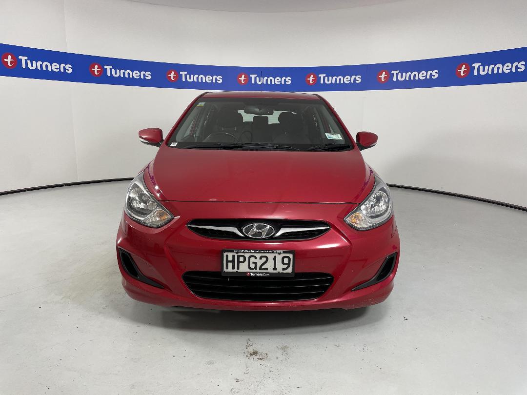 Photo '2' of Hyundai Accent Photo '2' of Hyundai Accent