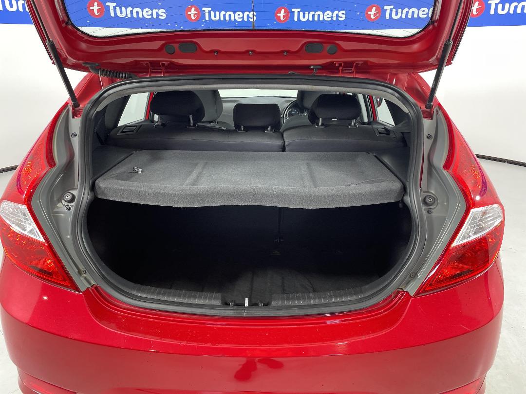 Photo '14' of Hyundai Accent Photo '14' of Hyundai Accent