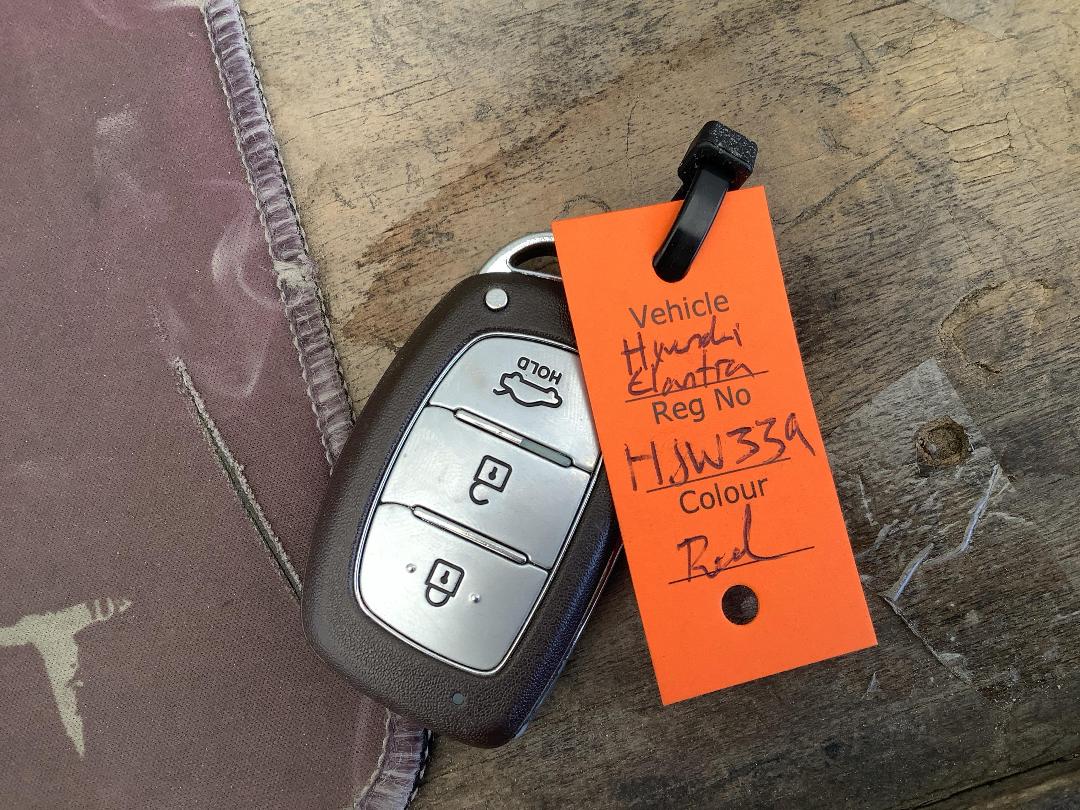 Photo '21' of Hyundai Elantra Photo '21' of Hyundai Elantra