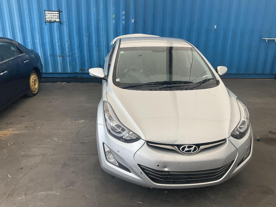 Photo '4' of Hyundai Elantra Photo '4' of Hyundai Elantra