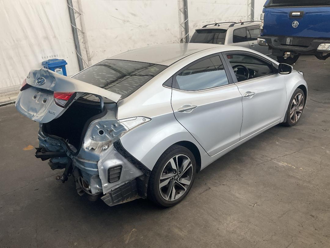 Photo '12' of Hyundai Elantra Photo '12' of Hyundai Elantra