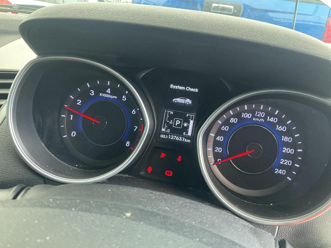 Photo '16' of Hyundai Elantra Photo '16' of Hyundai Elantra