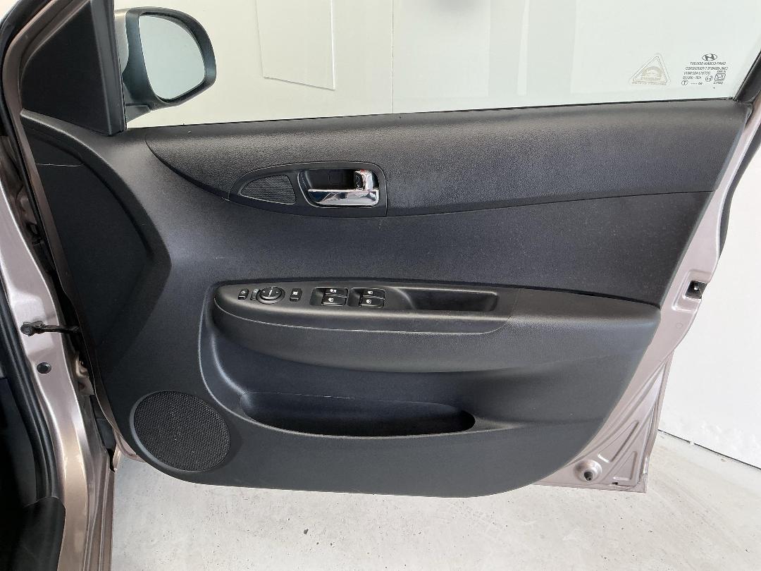 Photo '15' of Hyundai I20