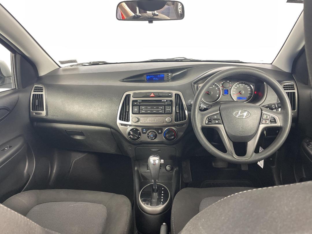 Photo '17' of Hyundai I20