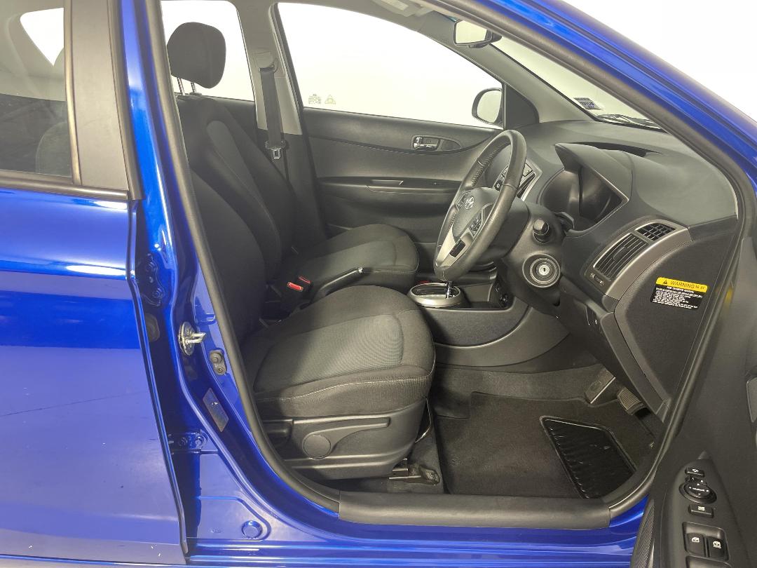 Photo '16' of Hyundai I20