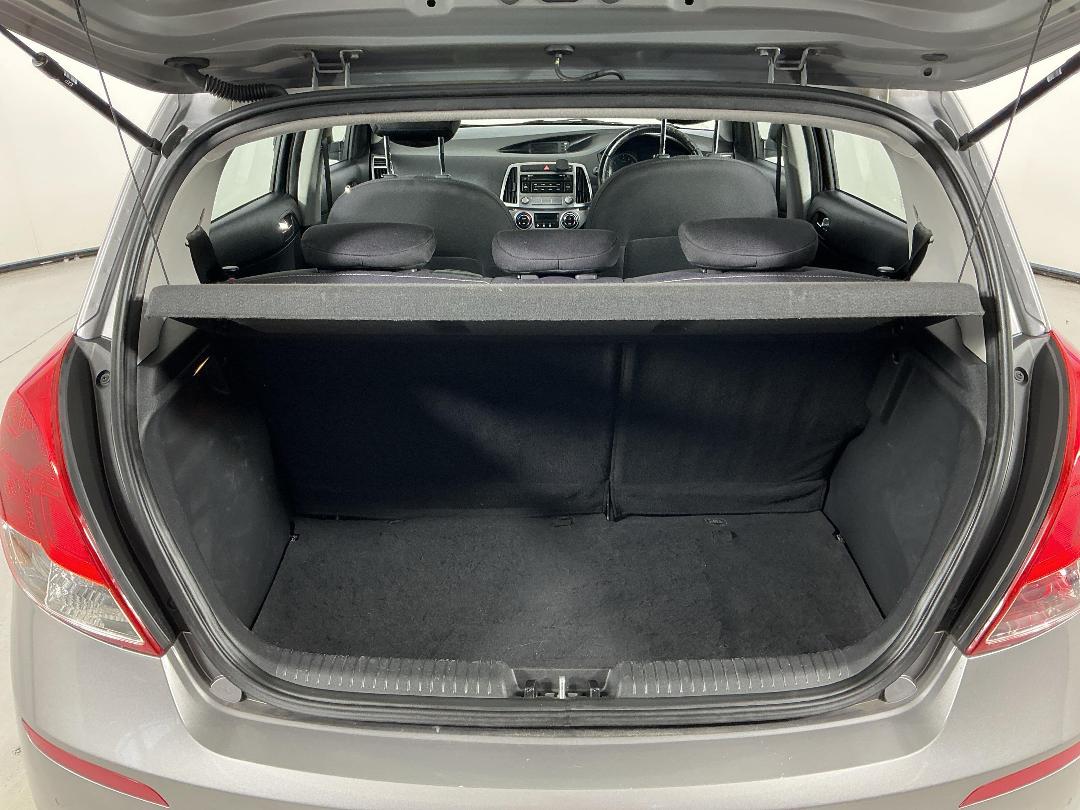 Photo '14' of Hyundai I20