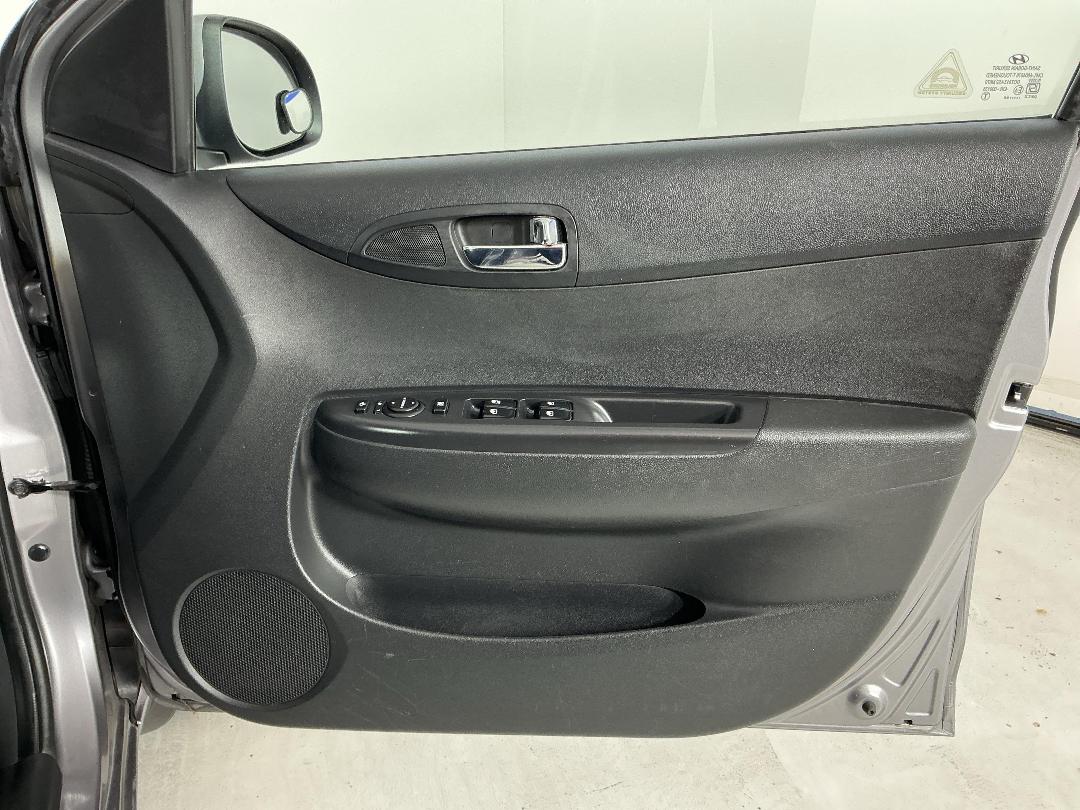 Photo '15' of Hyundai I20