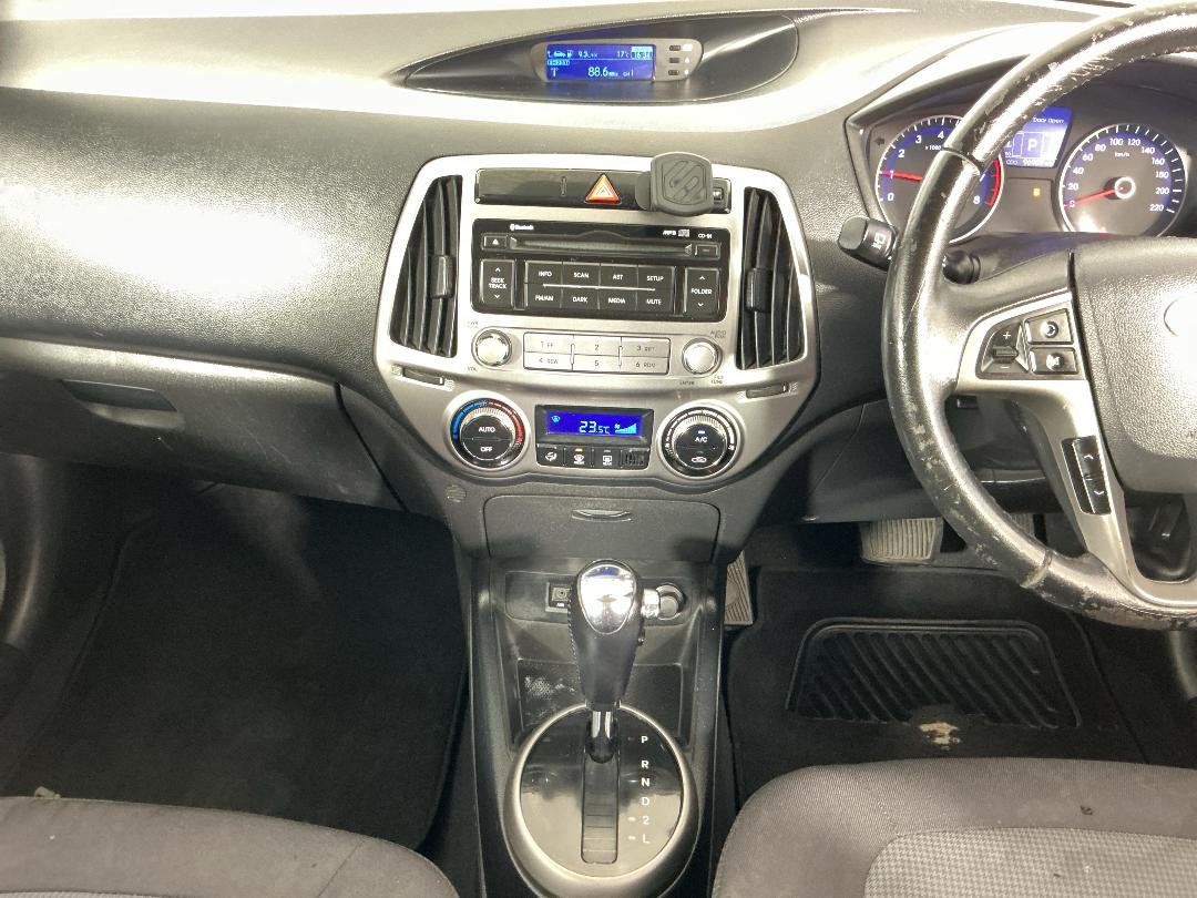 Photo '18' of Hyundai I20