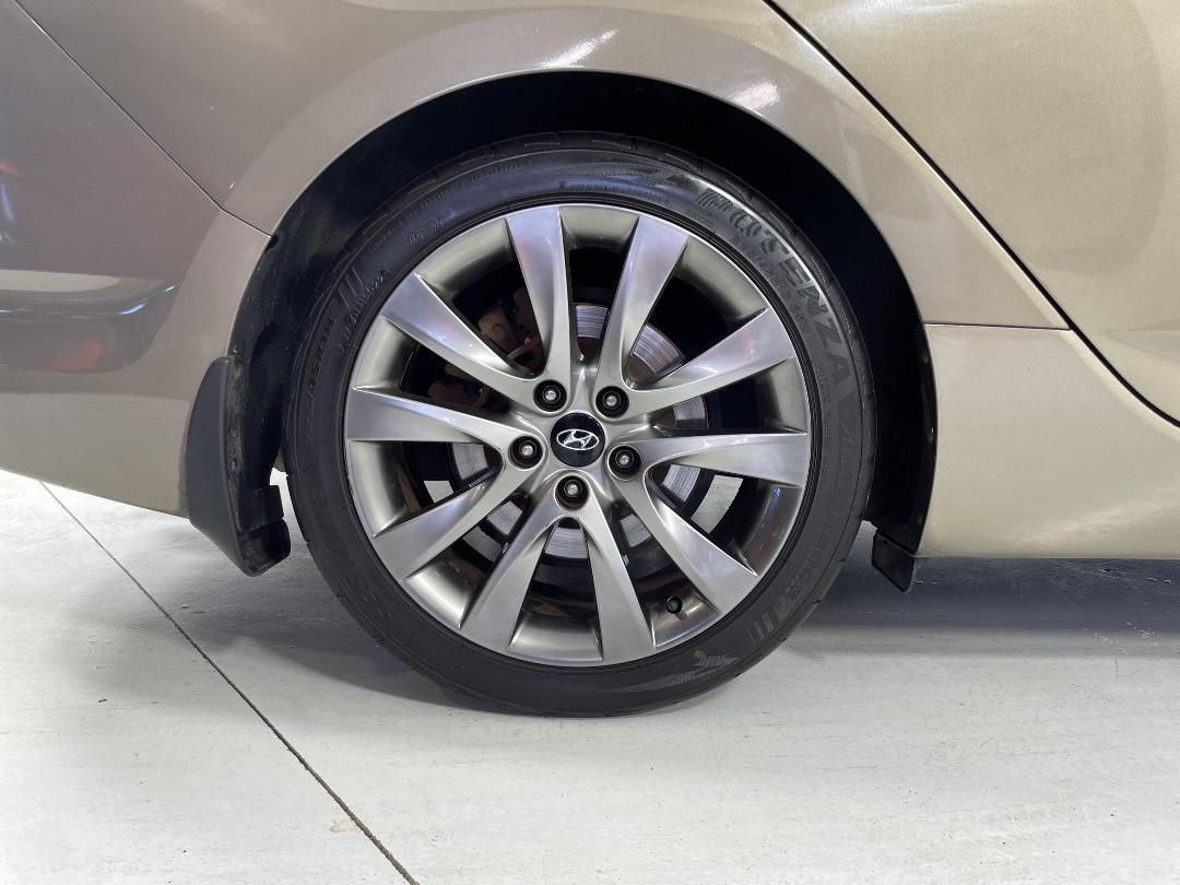 Photo '12' of Hyundai I40