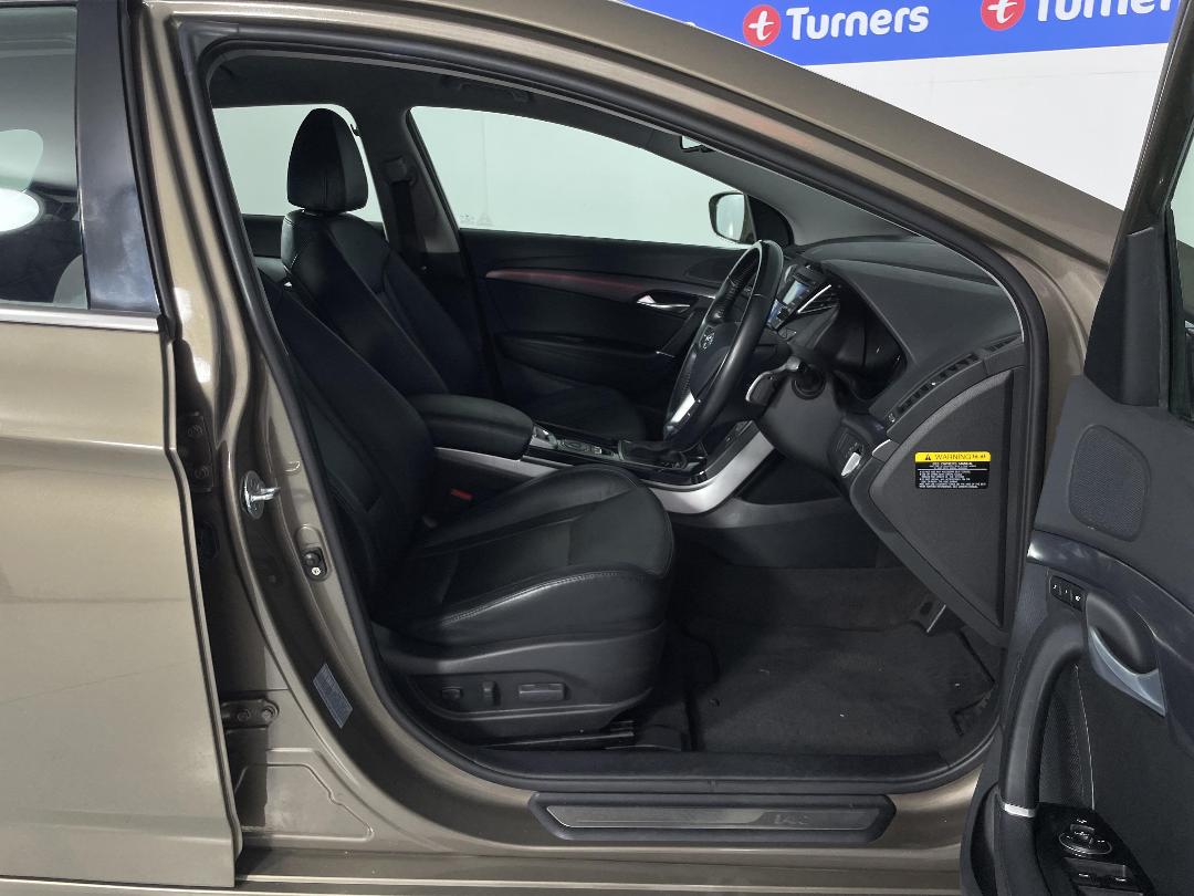 Photo '16' of Hyundai I40