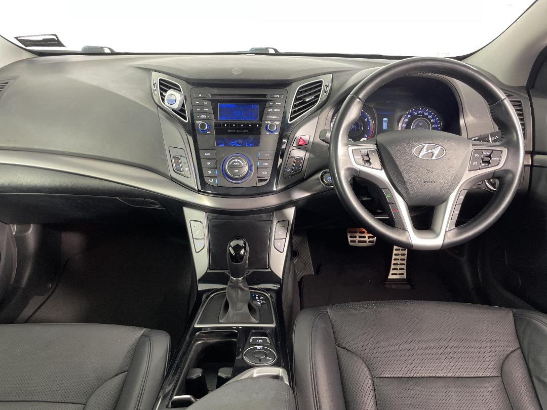 Photo '18' of Hyundai I40