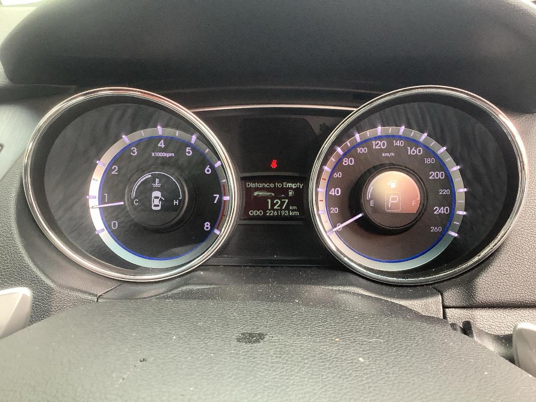 Photo '10' of Hyundai I45 Photo '10' of Hyundai I45