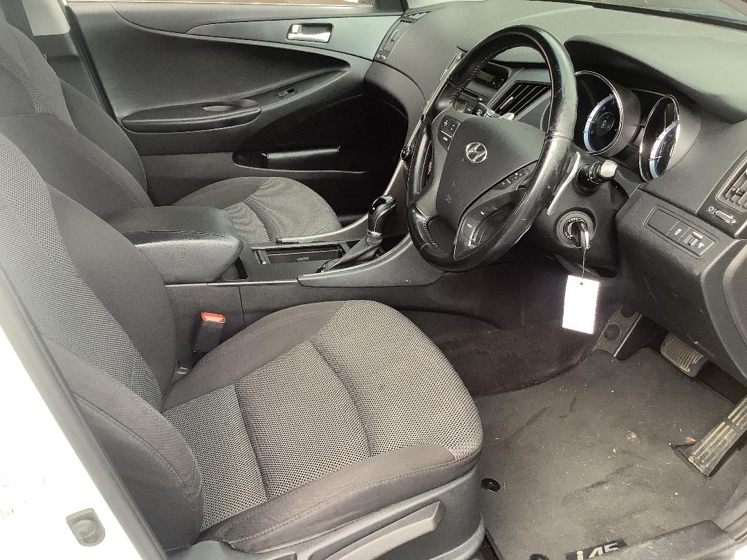 Photo '8' of Hyundai I45 Photo '8' of Hyundai I45