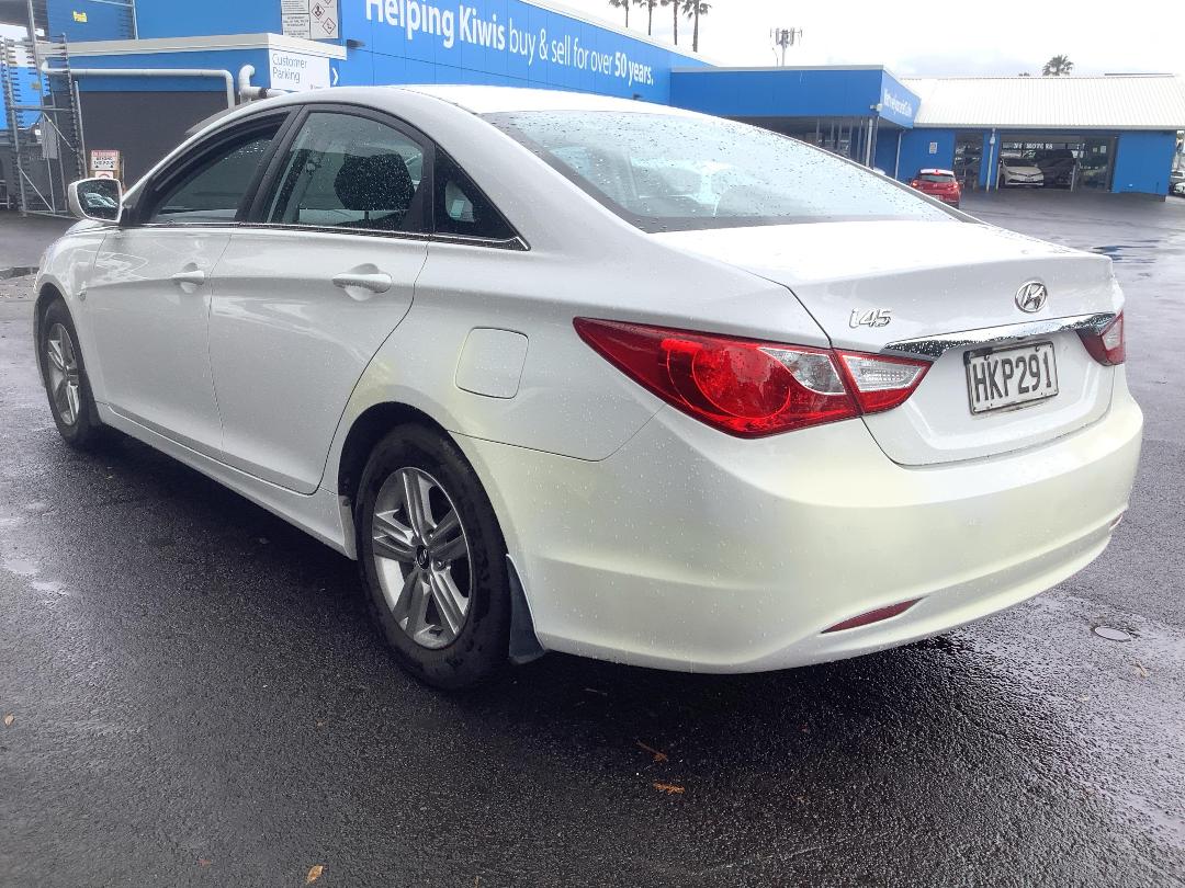 Photo '6' of Hyundai I45 Photo '6' of Hyundai I45