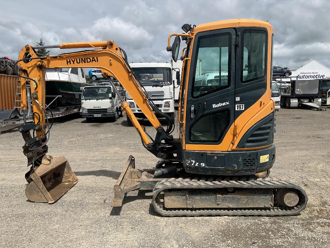 Photo '11' of Hyundai Robex 27Z-9 Excavator Photo '11' of Hyundai Robex 27Z-9 Excavator