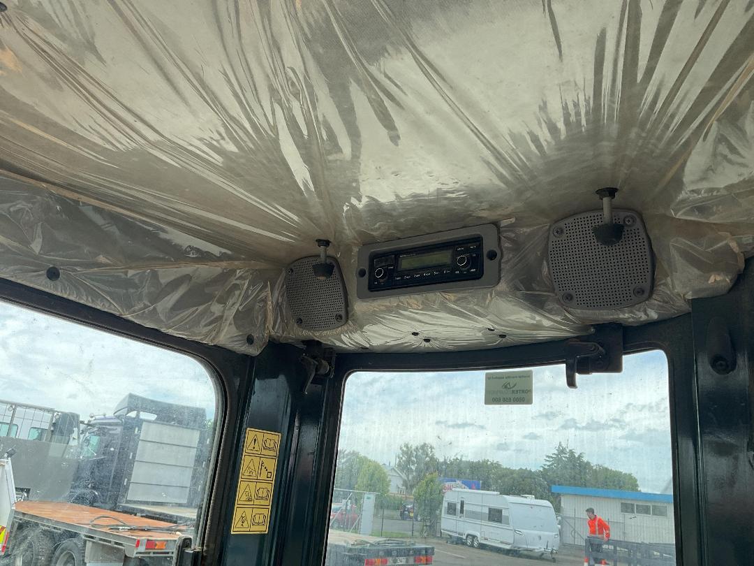 Photo '33' of Hyundai Robex 27Z-9 Excavator Photo '33' of Hyundai Robex 27Z-9 Excavator