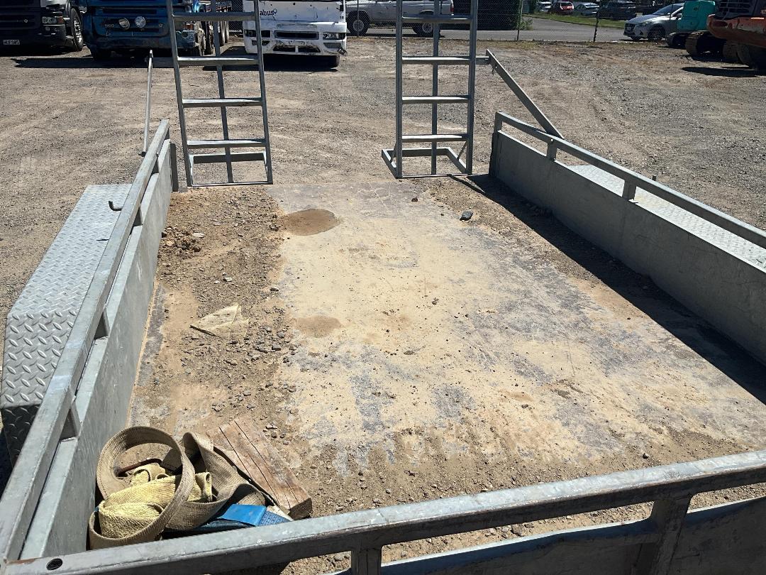 Photo '45' of Hyundai Robex 27Z-9 Excavator Photo '45' of Hyundai Robex 27Z-9 Excavator