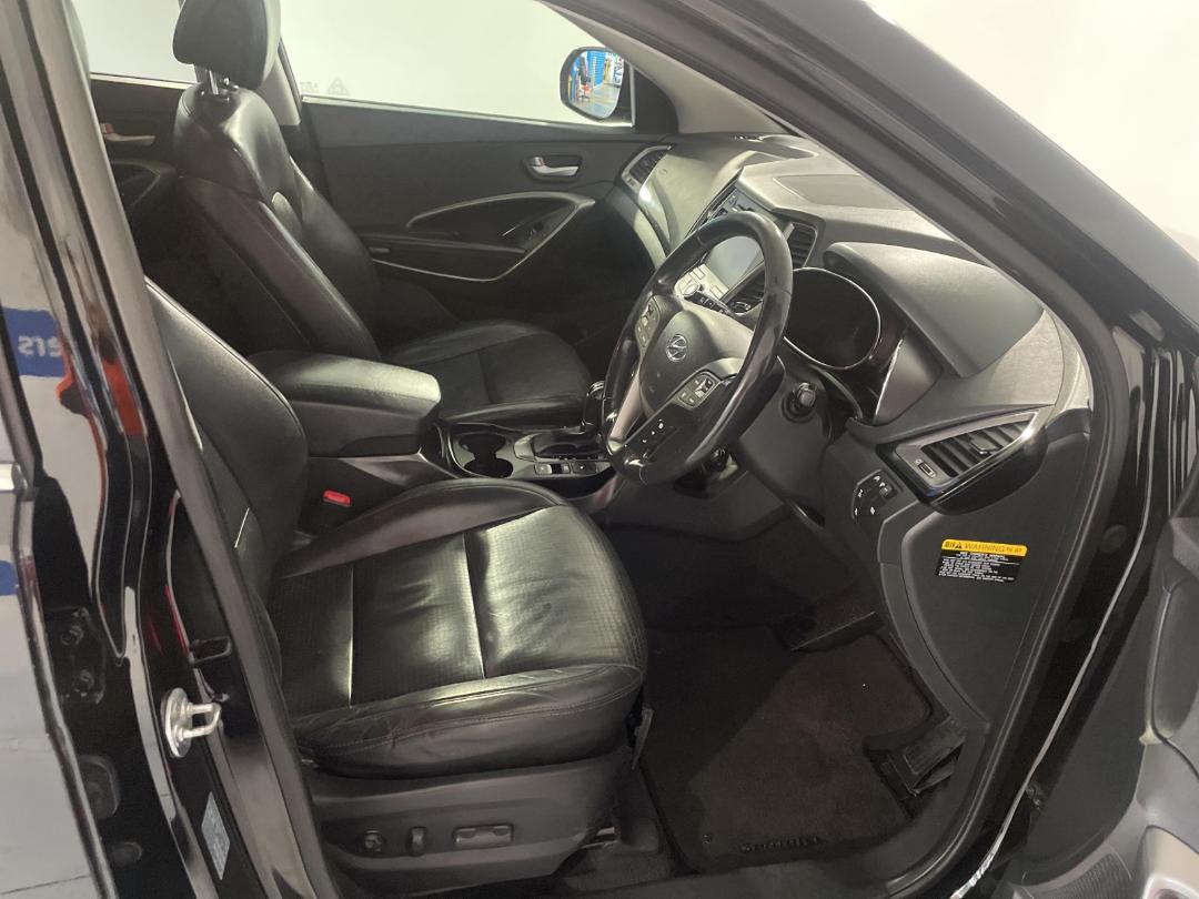 Photo '16' of Hyundai Santa FE Photo '16' of Hyundai Santa FE