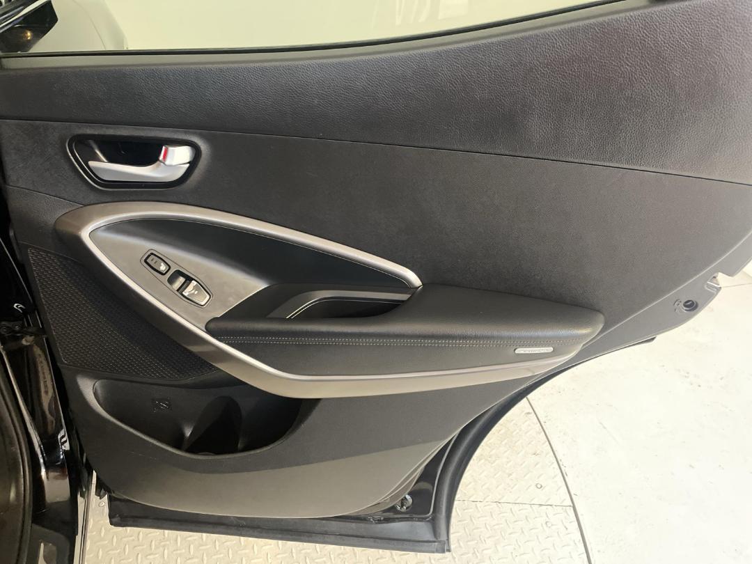 Photo '19' of Hyundai Santa FE Photo '19' of Hyundai Santa FE