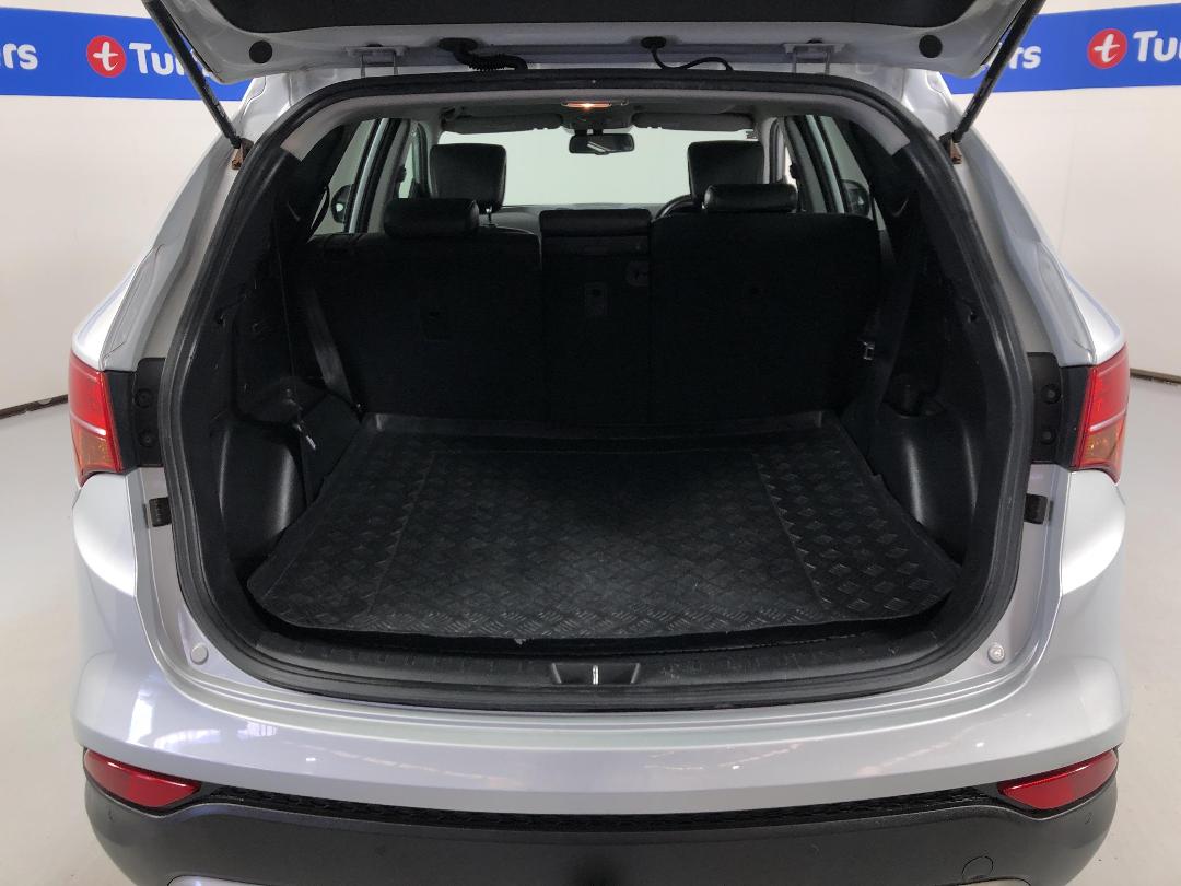 Photo '14' of Hyundai Santa FE