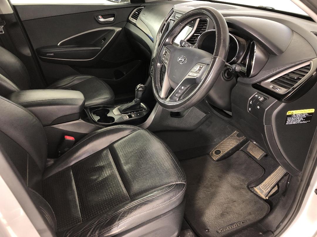 Photo '16' of Hyundai Santa FE