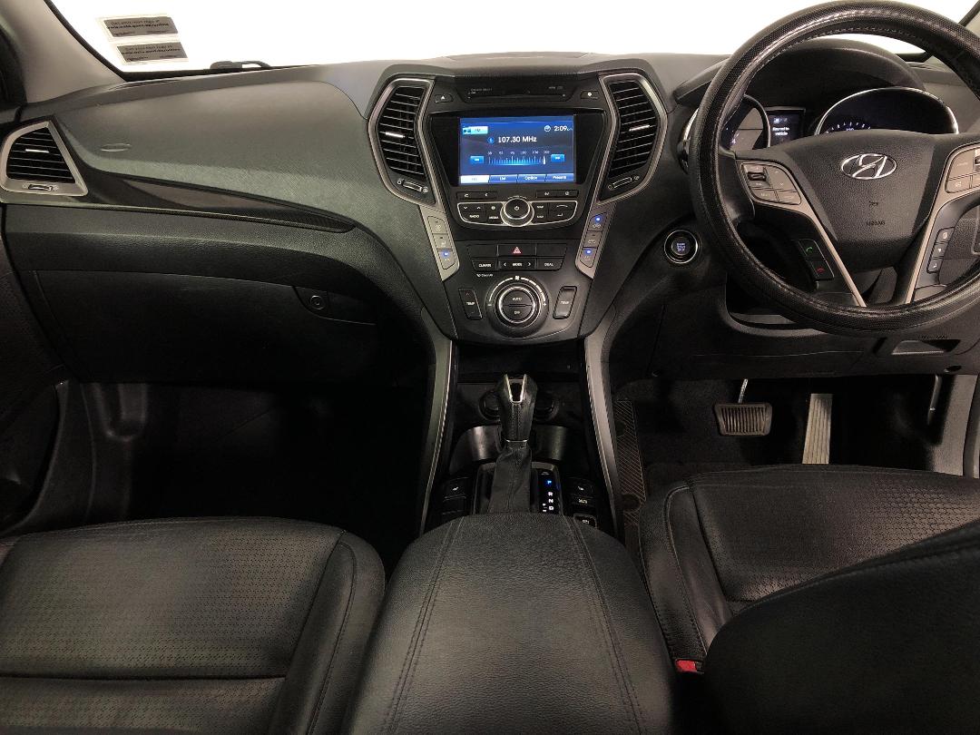 Photo '17' of Hyundai Santa FE