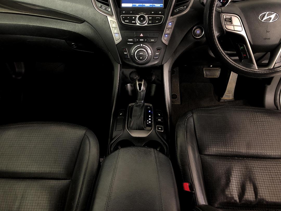 Photo '18' of Hyundai Santa FE