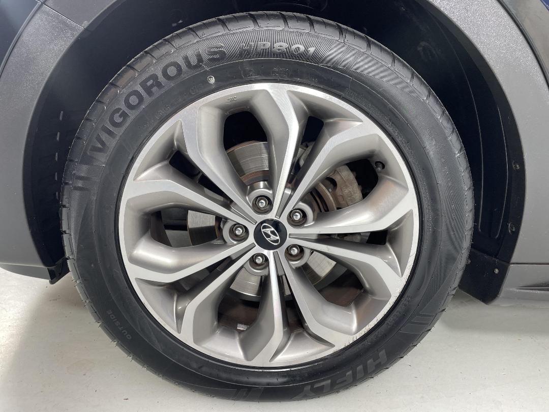 Photo '10' of Hyundai Santa FE