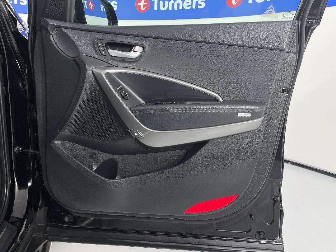 Photo '15' of Hyundai Santa FE