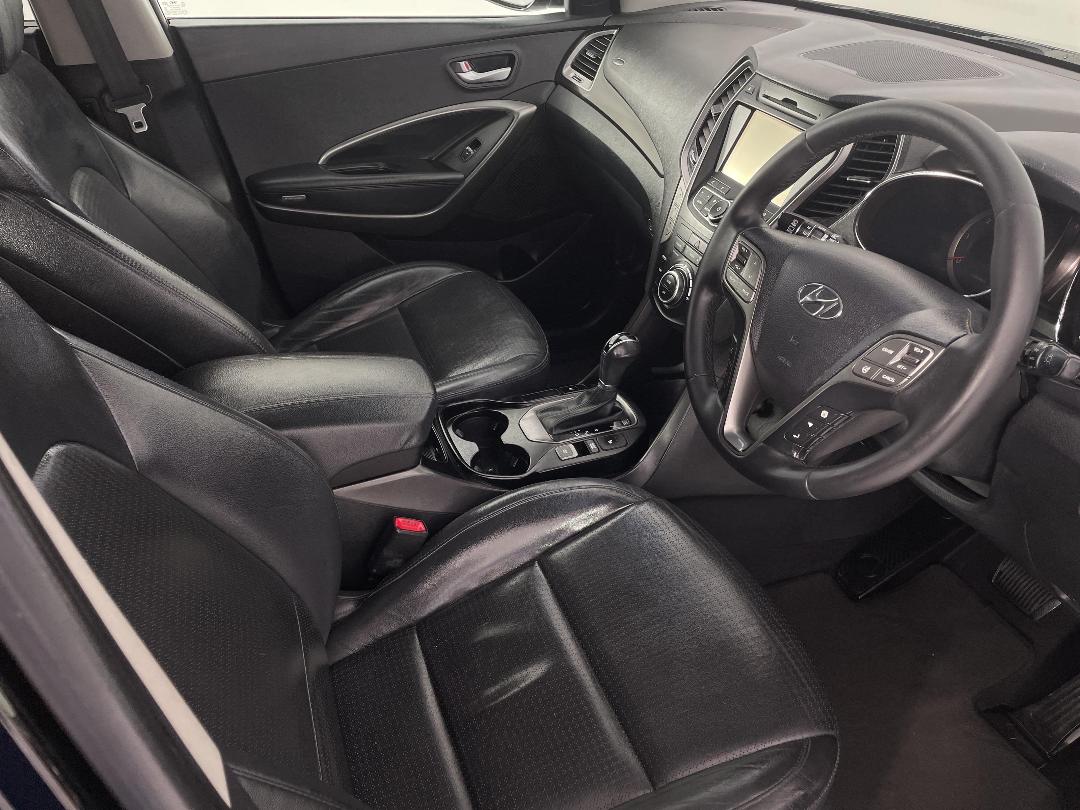 Photo '16' of Hyundai Santa FE