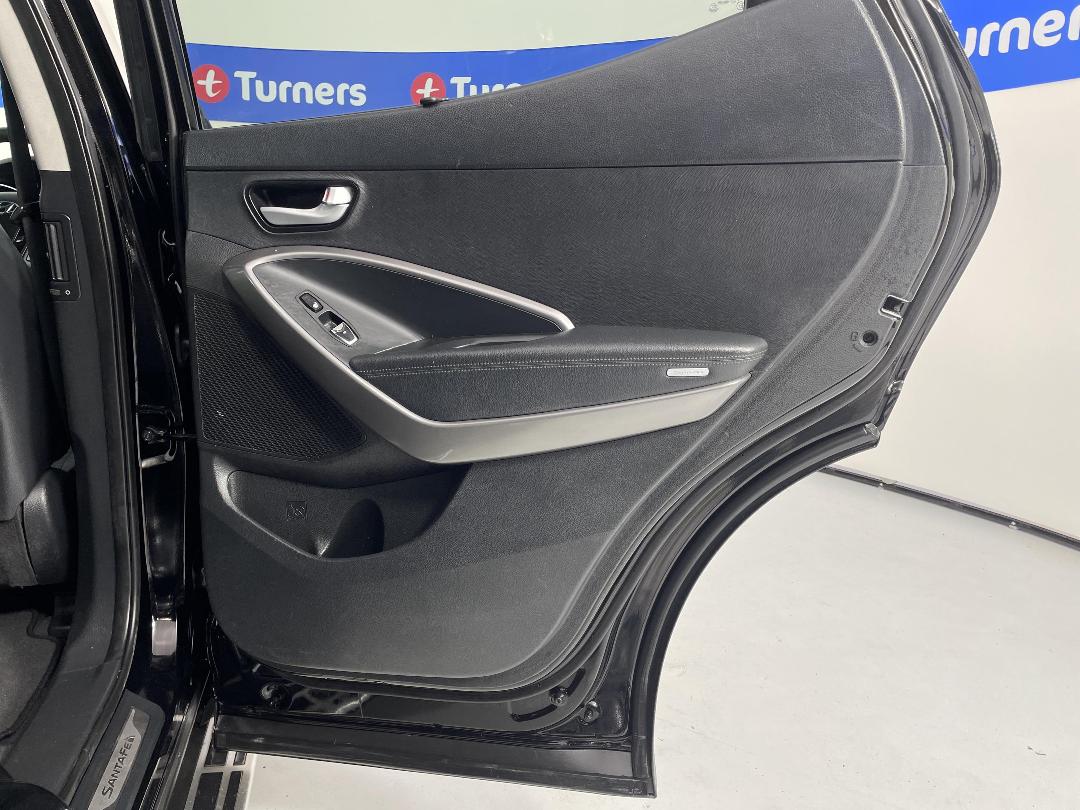 Photo '19' of Hyundai Santa FE