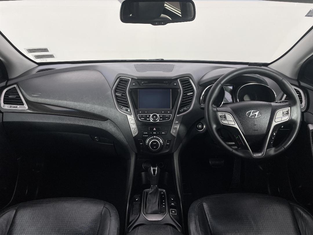 Photo '17' of Hyundai Santa FE