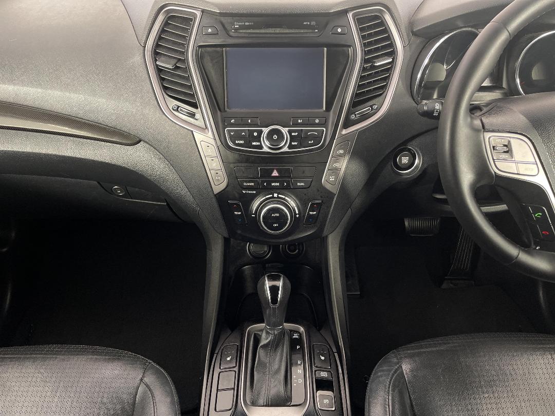 Photo '18' of Hyundai Santa FE