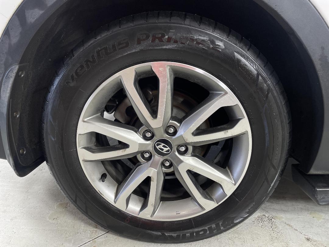 Photo '12' of Hyundai Santa FE