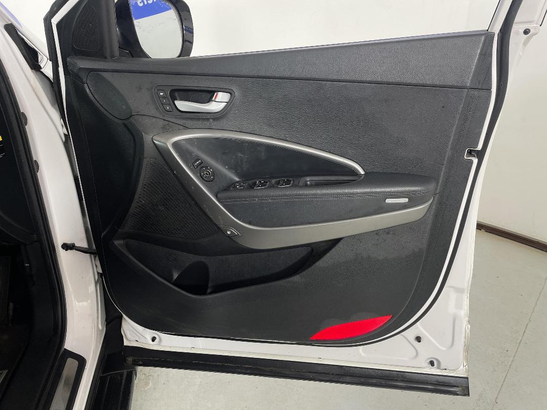 Photo '15' of Hyundai Santa FE