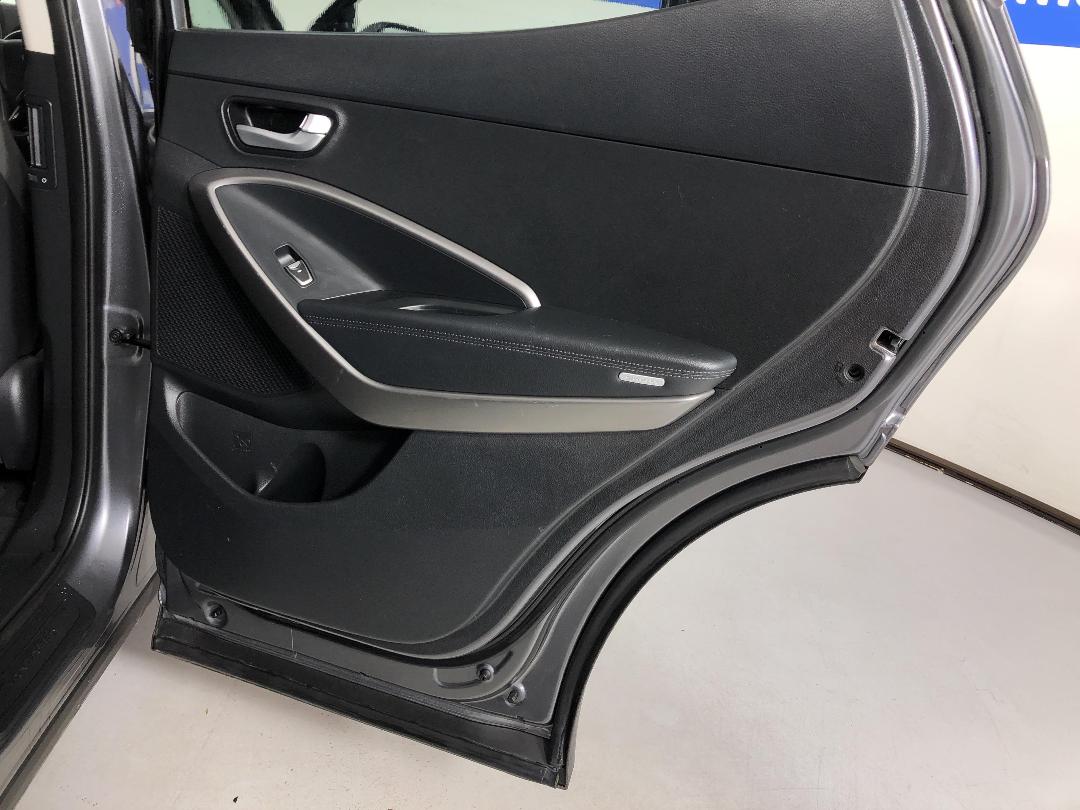 Photo '19' of Hyundai Santa FE