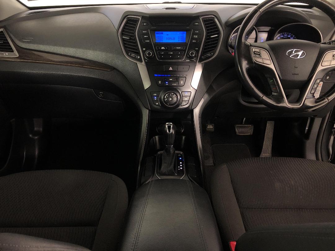 Photo '17' of Hyundai Santa FE