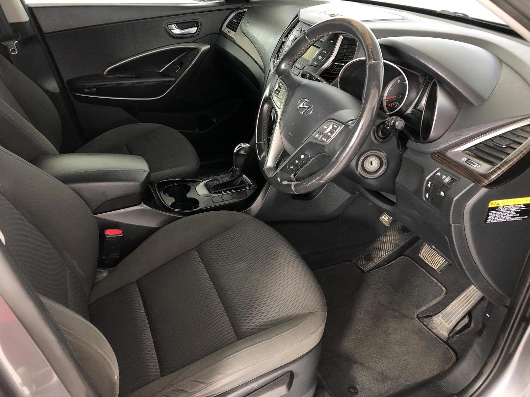 Photo '16' of Hyundai Santa FE