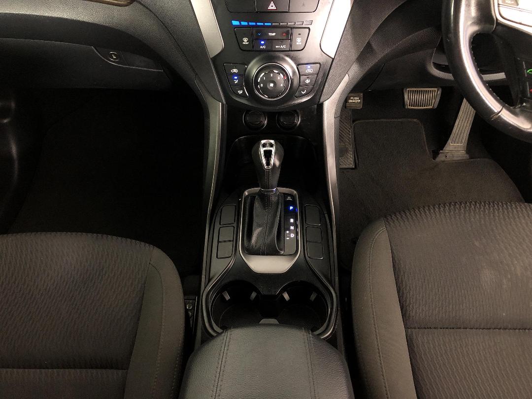 Photo '18' of Hyundai Santa FE