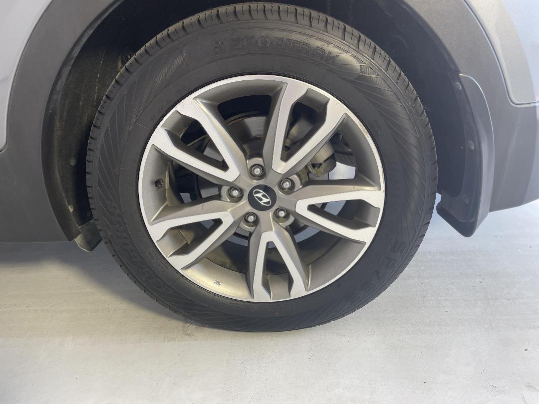 Photo '11' of Hyundai Santa FE