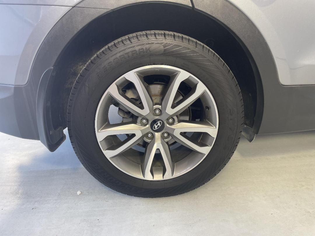 Photo '12' of Hyundai Santa FE