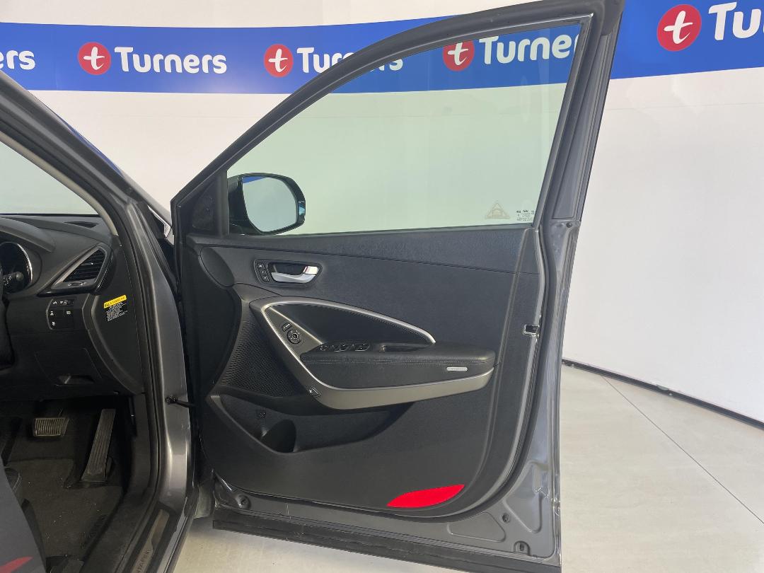 Photo '15' of Hyundai Santa FE