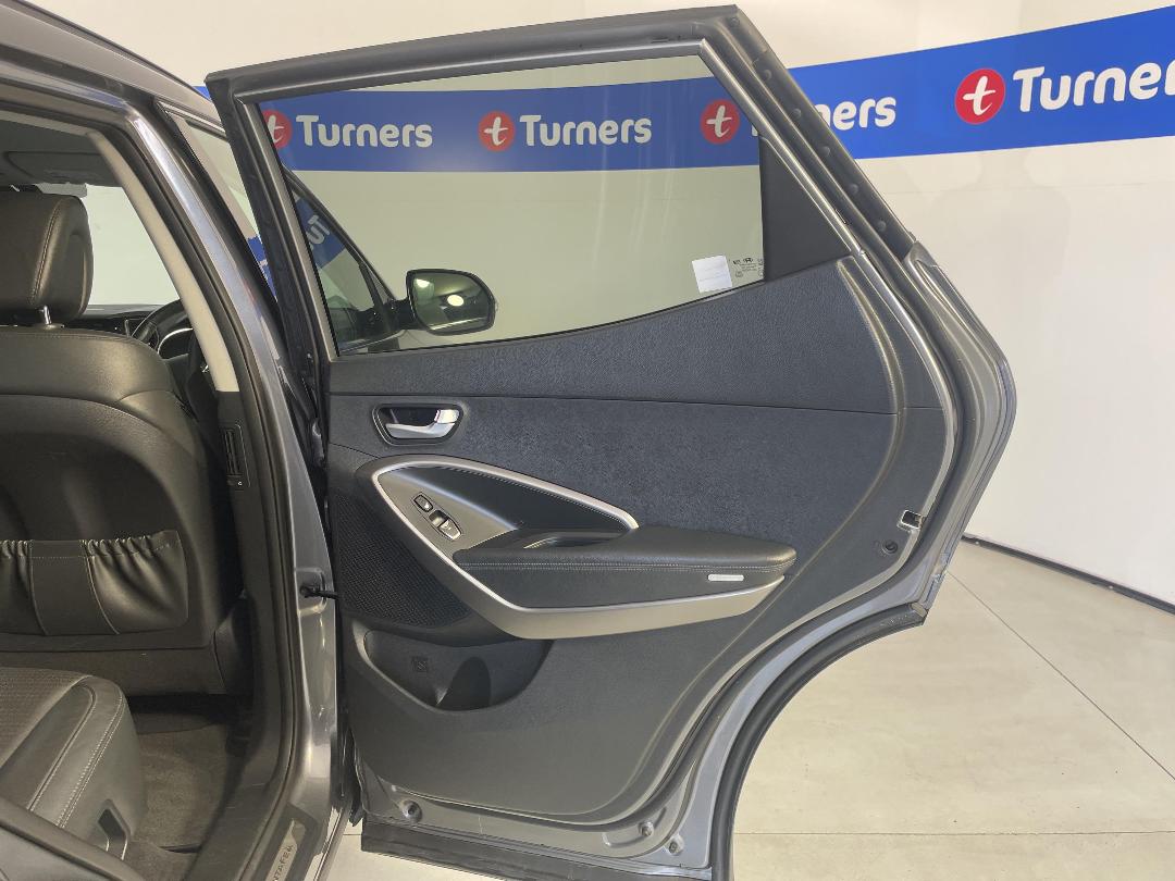 Photo '19' of Hyundai Santa FE