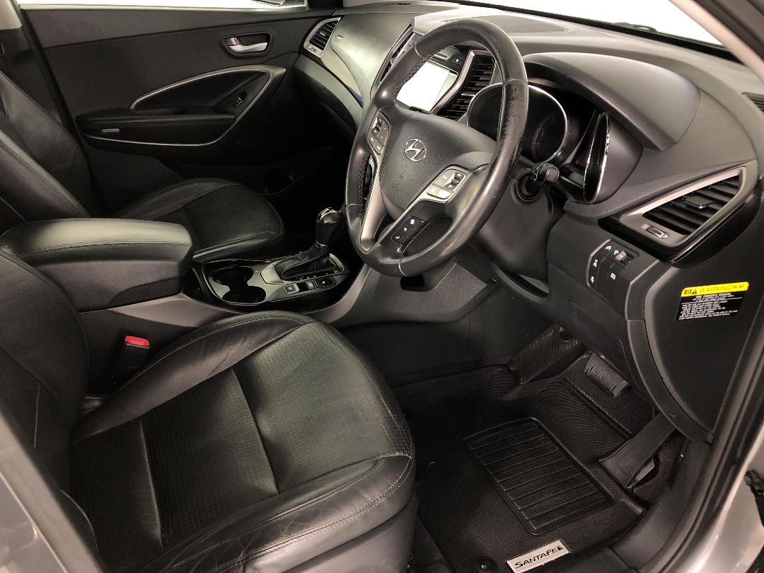 Photo '16' of Hyundai Santa FE