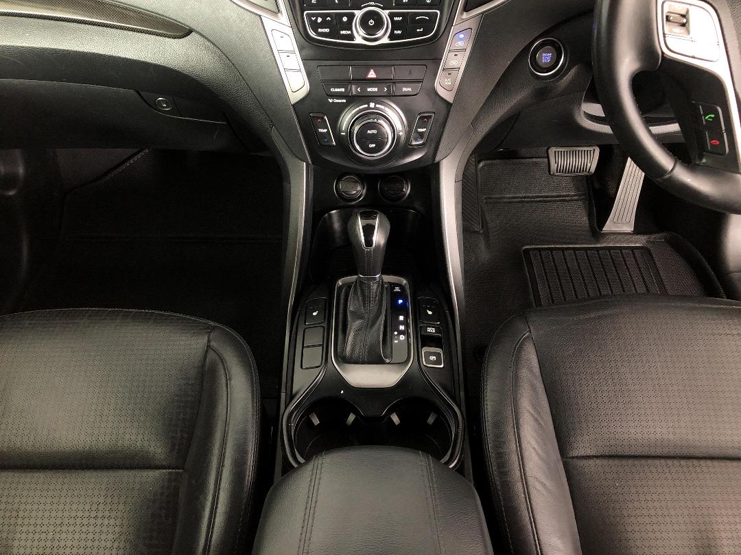 Photo '18' of Hyundai Santa FE