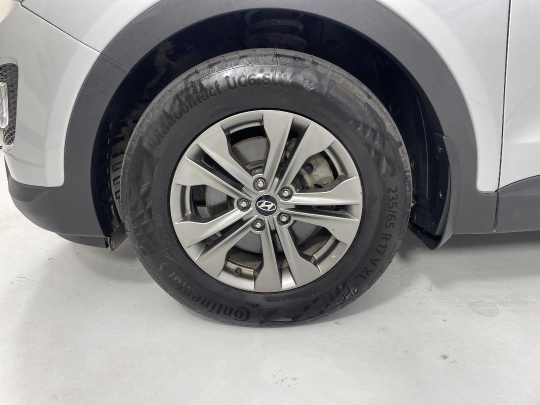 Photo '10' of Hyundai Santa FE