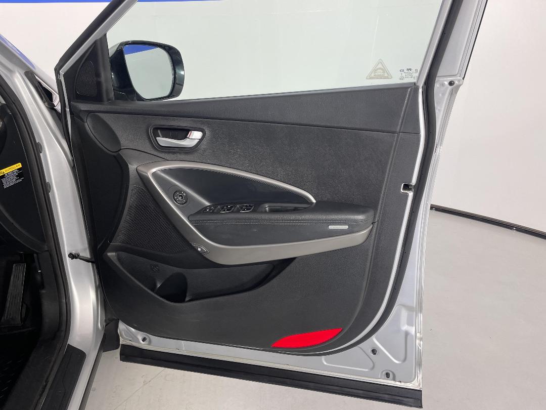 Photo '15' of Hyundai Santa FE