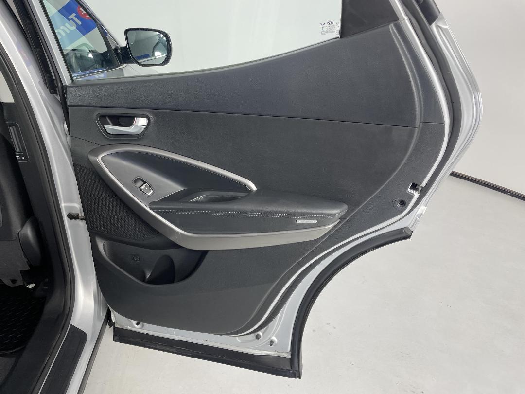 Photo '19' of Hyundai Santa FE