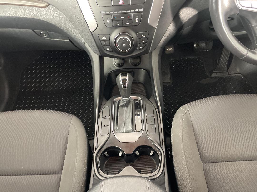 Photo '18' of Hyundai Santa FE