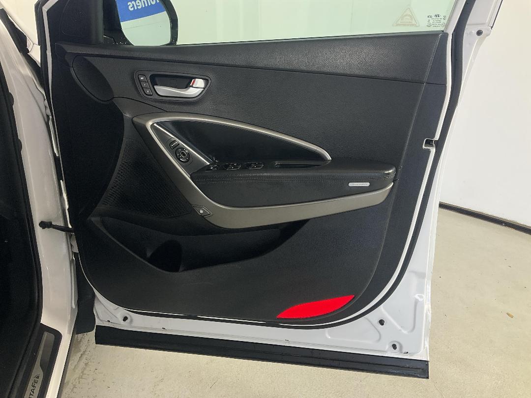 Photo '15' of Hyundai Santa FE